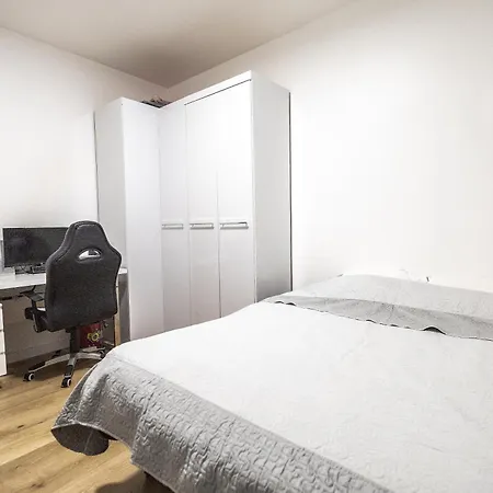 Prestige, Rickeys Apartmán Monte Carlo